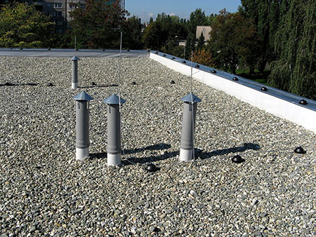 a gravel commercial roof